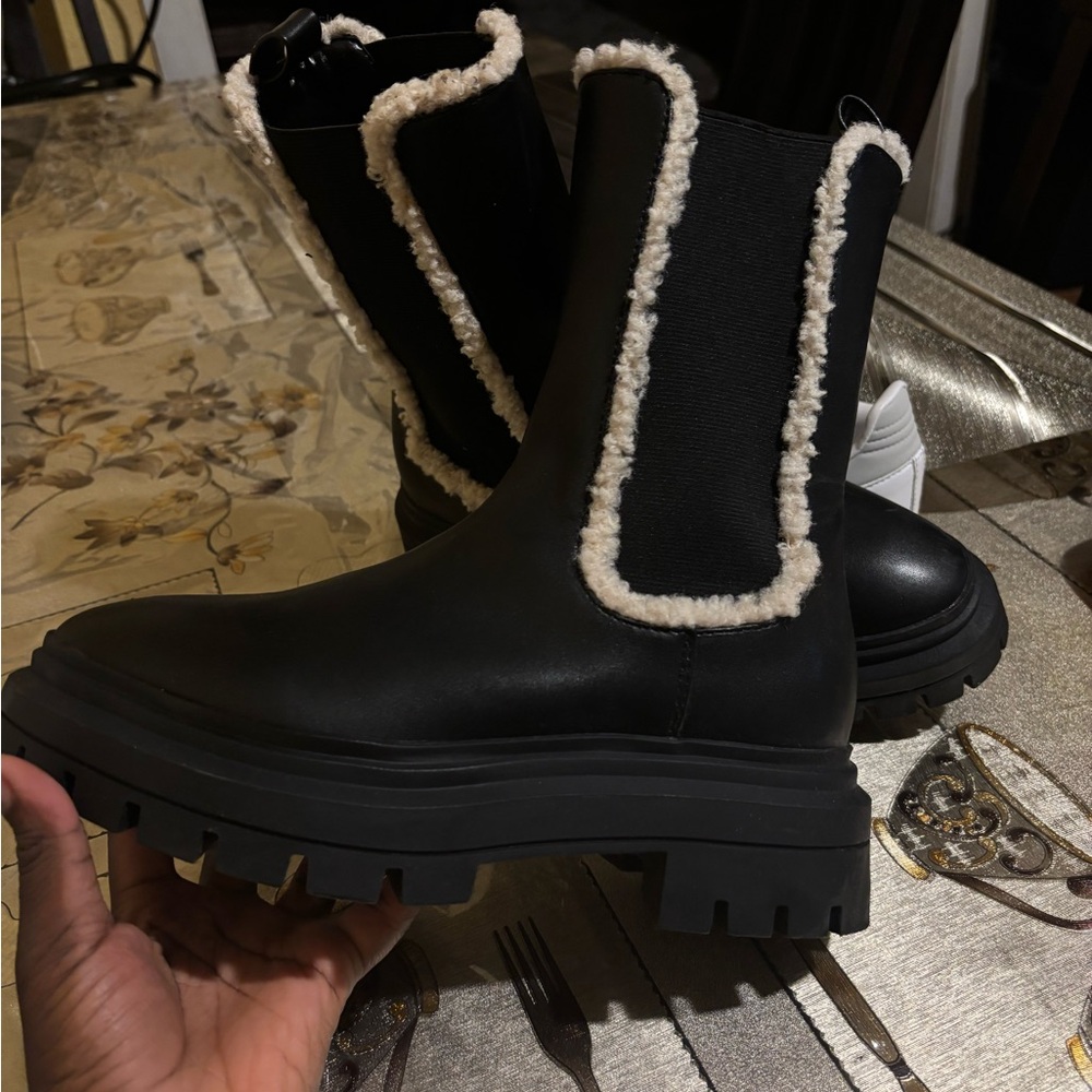 Express Black Shearling-Trim Winter Boots